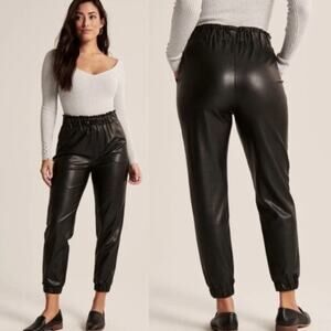 Abercrombie & Fitch Vegan Faux Leather Jogger Pants Black Size Small Short
